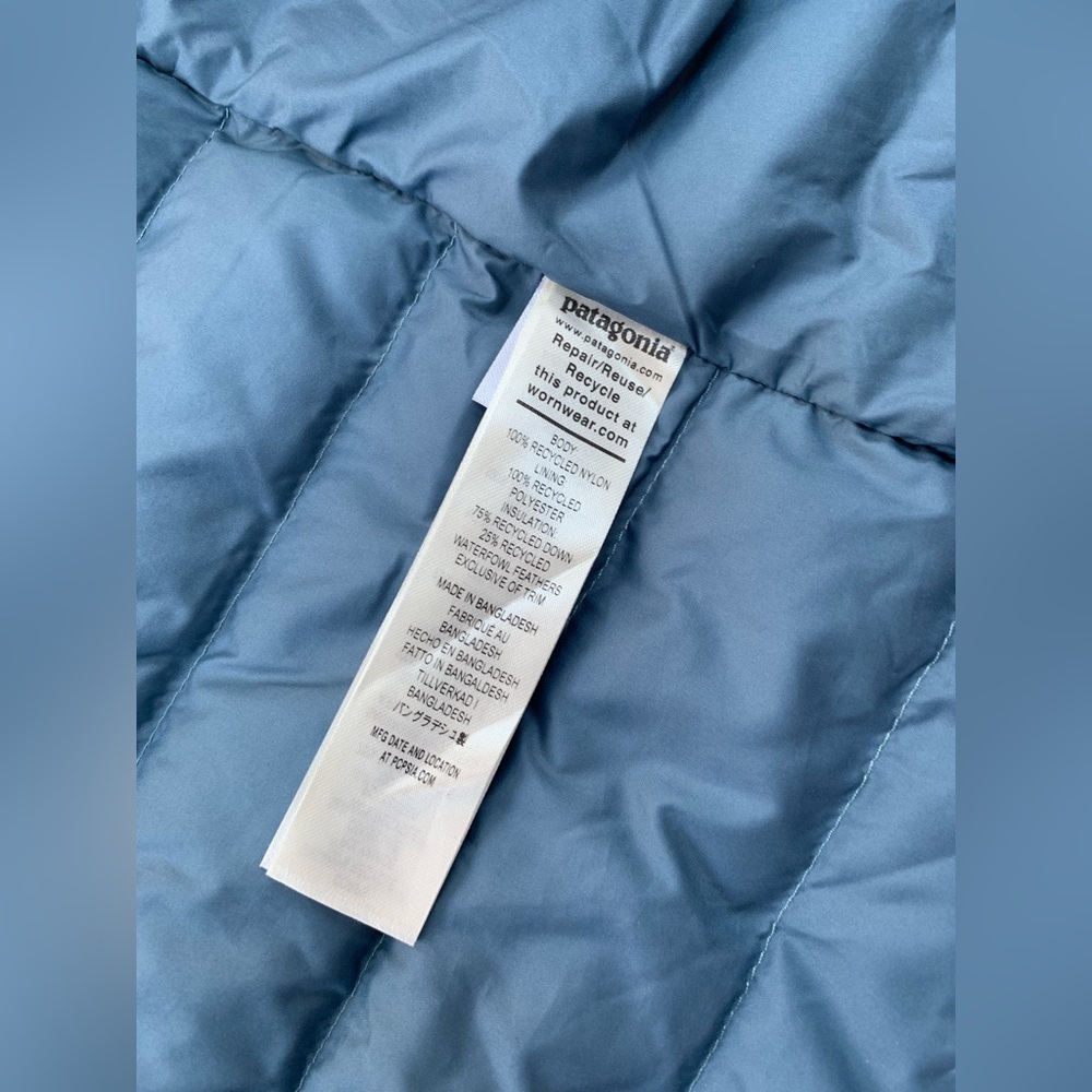 Patagonia Girls Size L, 12, Drop-Tail Down Sweater Puffer Coat in Thermal Blue - Picture 9 of 10